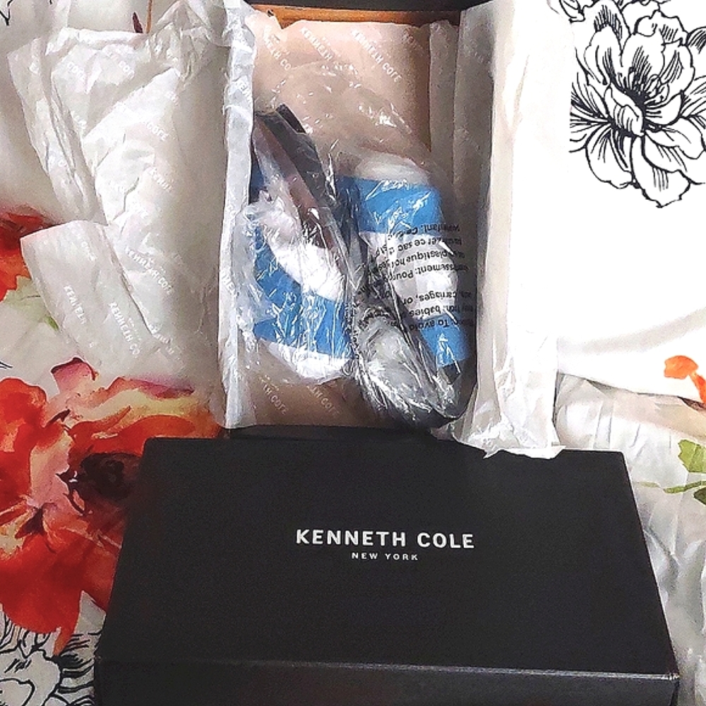 KENNETH COLE PALM SANDALS *CERULEAN/AZURE BLUE - Picture 12 of 17